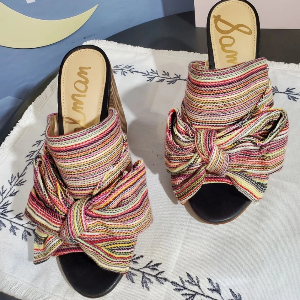 Size 6.5 Multicolor Woven YUMI Mules - Picture 1 of 8